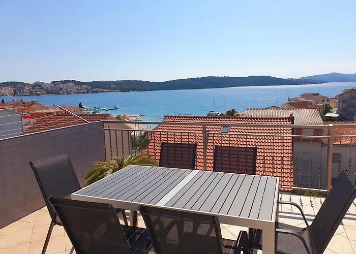 Krizanac Lägenhet Trogir